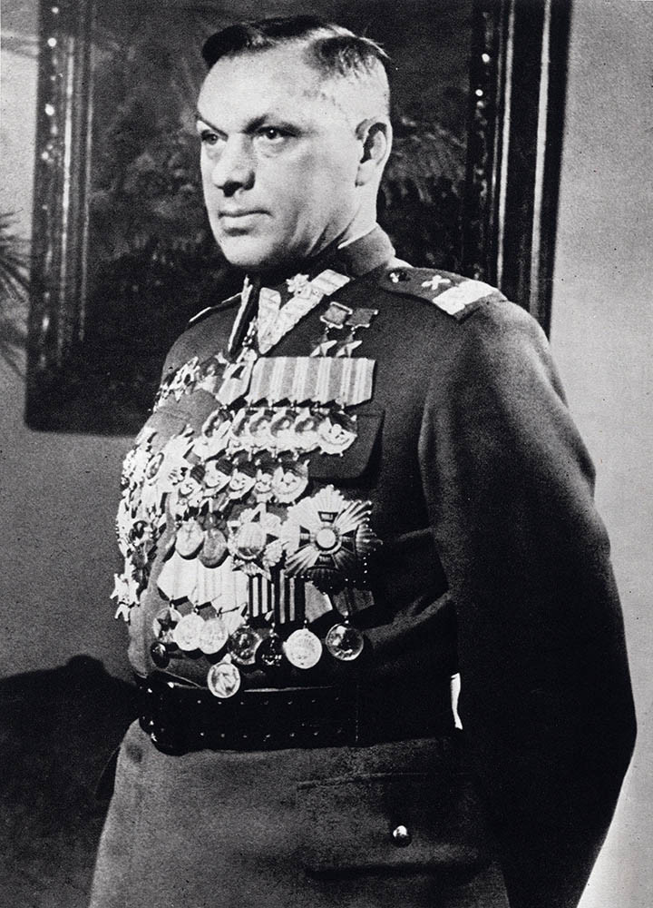¿A qué mariscal soviético corresponde este retrato, vestido con uniforme de mariscal de Polonia?